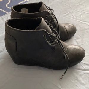 Toms wedge booties